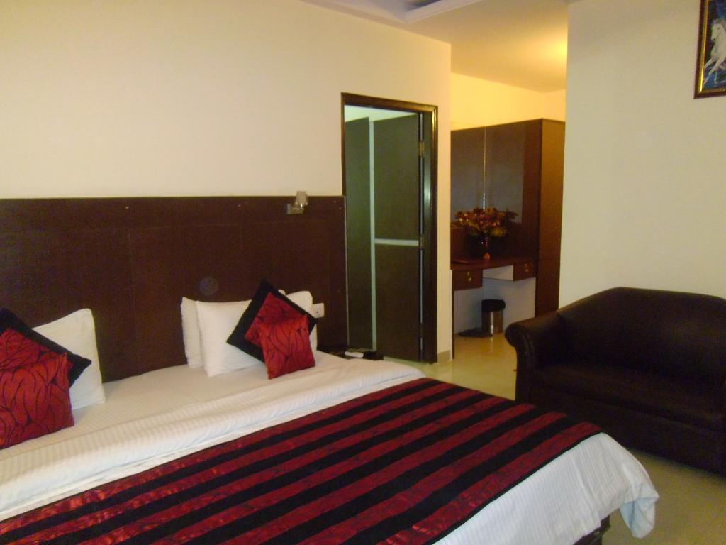 โฮเทล วิชัล เรซิเดนซี่ Hotel นิวเดลี ภายนอก รูปภาพ