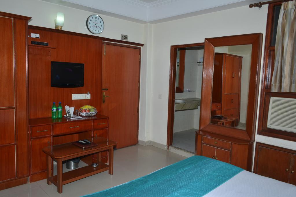 โฮเทล วิชัล เรซิเดนซี่ Hotel นิวเดลี ภายนอก รูปภาพ