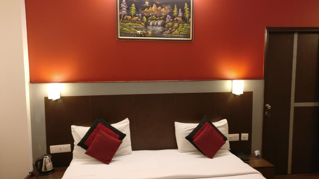 โฮเทล วิชัล เรซิเดนซี่ Hotel นิวเดลี ภายนอก รูปภาพ