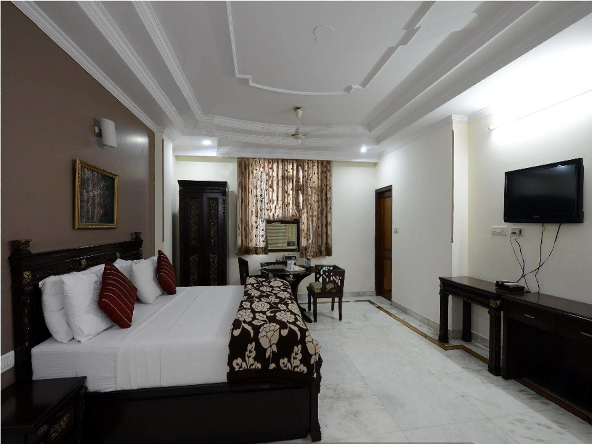 โฮเทล วิชัล เรซิเดนซี่ Hotel นิวเดลี ภายนอก รูปภาพ