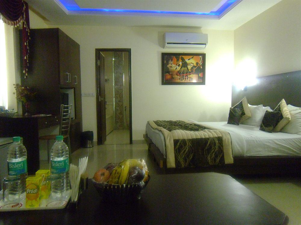 โฮเทล วิชัล เรซิเดนซี่ Hotel นิวเดลี ภายนอก รูปภาพ