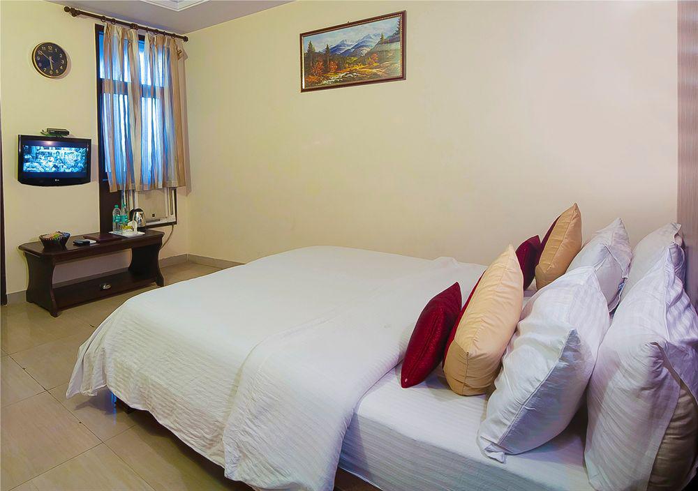 โฮเทล วิชัล เรซิเดนซี่ Hotel นิวเดลี ภายนอก รูปภาพ